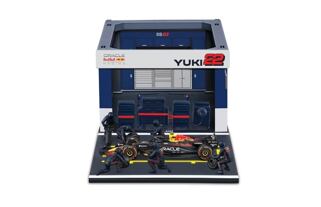 Bburago - Formula Racing F1 Pit Pass set - Oracle Red Bull Racing RB21 (2025) #22 Yuki Tsunoda, 1:43