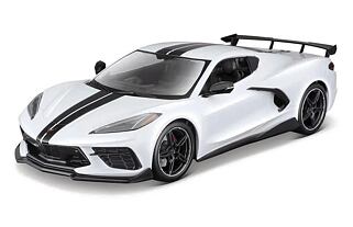 Maisto - 2020 Chevrolet Corvette Stingray Coupé (High Wing), weiß, 1:18