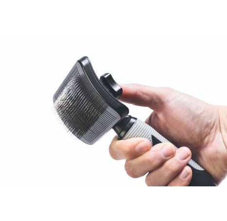 Beeztees Samočisticí kartáč pro psy velký Černá/šedá 19x10,5x5cm