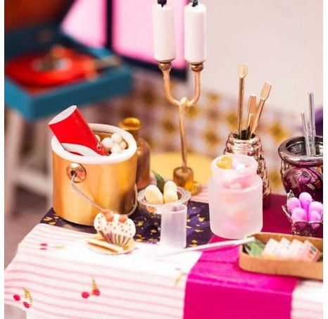 RoboTime miniatura domečku Podkrovní párty jídelna