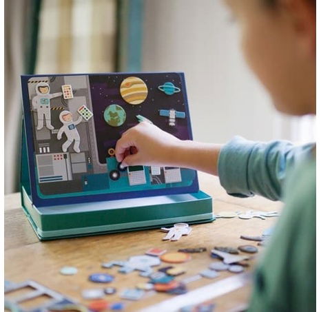 Petit Collage Magnetické divadlo vesmír