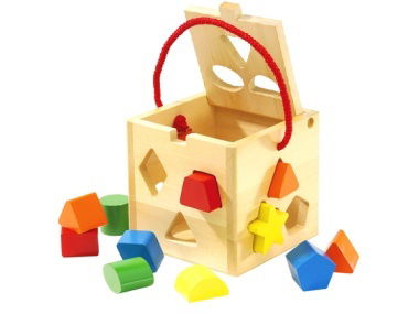 Dřevěná kostka se zastrkovacími tvary