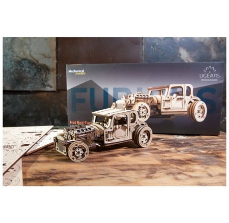 Ugears 3D dřevěné mechanické puzzle The Hot Rod Furious