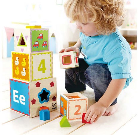 Kostky pyramida s vkládacími tvary