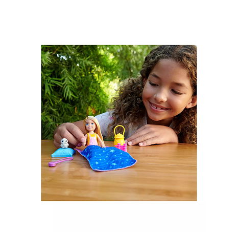 Barbie Dreamhouse Adventure kempující Chelsea
