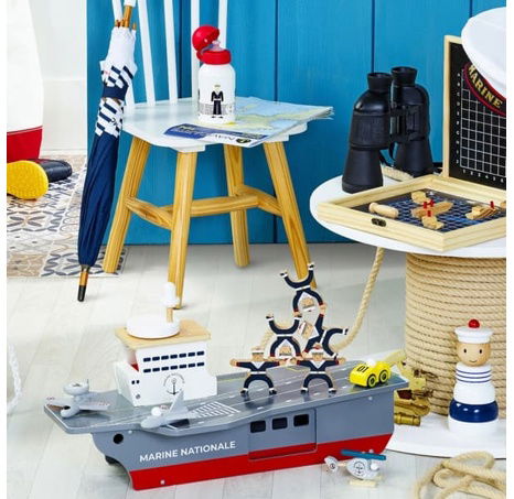 Vilac Dřevěná letadlová loď s příslušenstvím