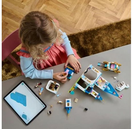 LEGO Disney 43275 Popelčin zámek a kočár s koňmi