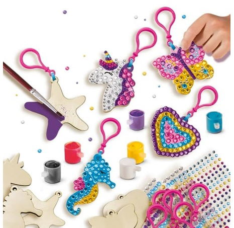 Zdobení klíčenek třpytivými kamínky