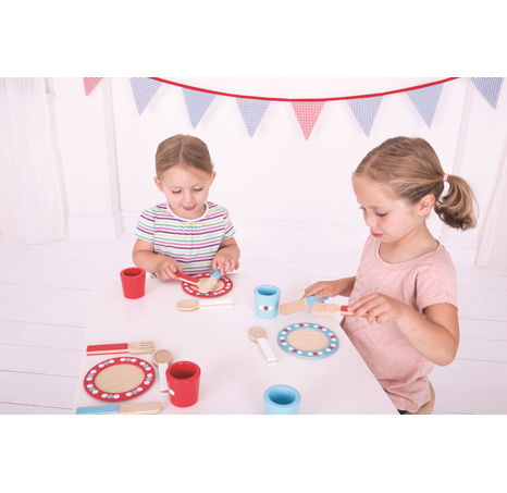 Bigjigs Toys Dřevěný jídelní servis s puntíky