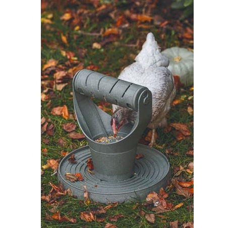 Beeztees Play&Snack Tower Krmítko pro drůbež šedé 30cm