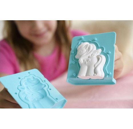 Výroba a malování - třpytivý jednorožec