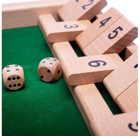 Bigjigs Toys Brettspiel aus Holz mit Würfeln