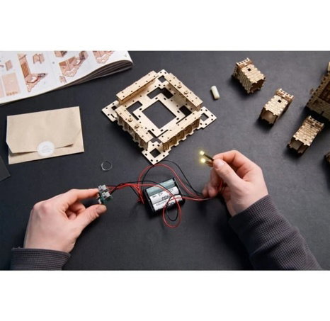 Ugears 3D dřevěné mechanické puzzle Alexandrijský maják