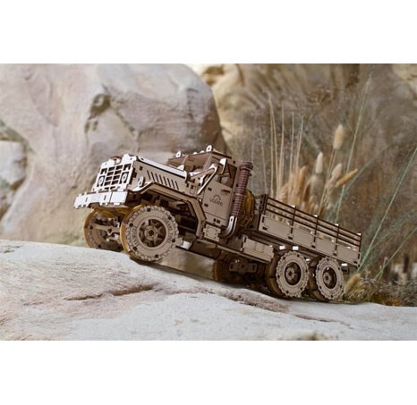 Ugears 3D dřevěné mechanické puzzle Nákladní auto CARGO