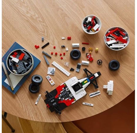 Lego Icons 10330 McLaren MP4/4 a Ayrton Senna