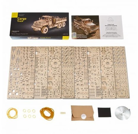 Ugears 3D dřevěné mechanické puzzle Nákladní auto CARGO