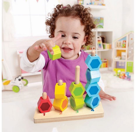 Hape Navlékací barevné šestiboké tvary