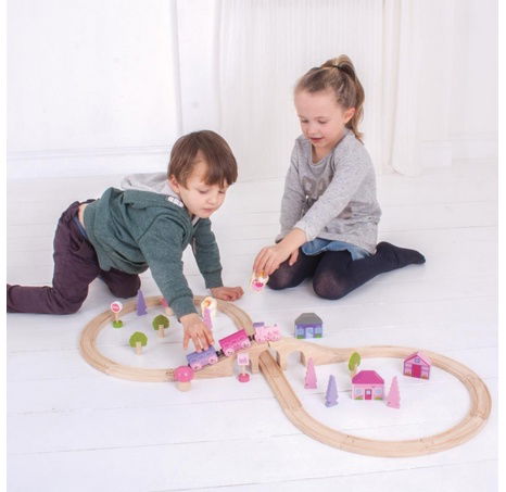 Bigjigs Rail Dřevěná vláčkodráha osmička pro princezny 40 dílů