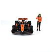 Bburago - RACE Formule F1 s figurkou jezdce, McLaren F1 Team MCL38(2024), #4 Lando Norris, 1:24